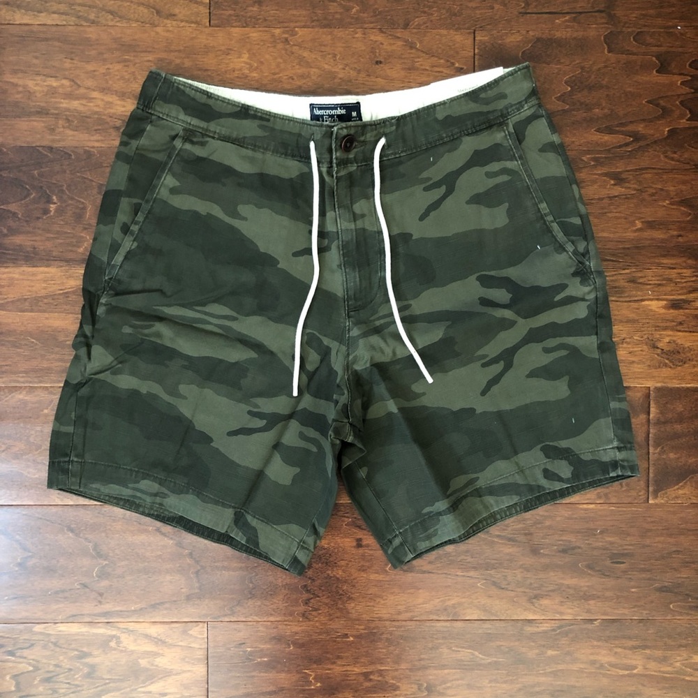 Abercrombie Camo Pull on Short Medium